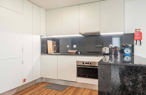 Senhora da Hora Apartment | Liiiving in Matosinhos - Warm Vintage Apartment