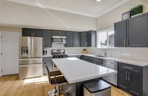 Northside House | Like New 6BED 3BR 2BA Home in Japan Town San Jose