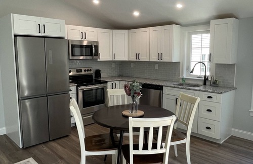 Kingston Apartment | Lil’ Peace & Tranquility