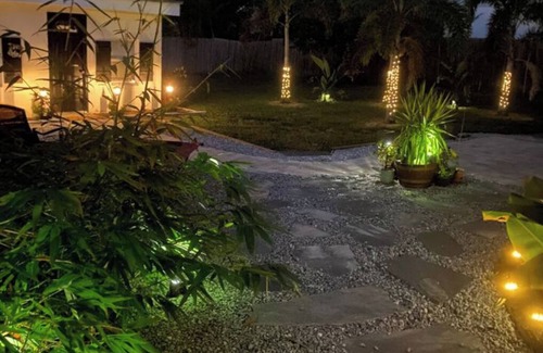 Mount Dora House | Lil’ Scotty - Private Cozy Efficiency