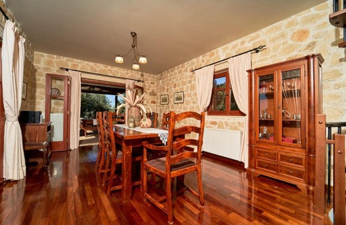 Akrotiri Villa | Lila's Luxury Villa