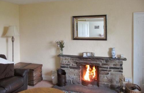 Hawes House | Lilac Cottage