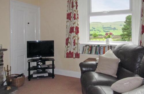 Hawes House | Lilac Cottage