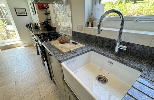 Port-Eynon House | Lilac House - Five Bedroom House, Sleeps 8