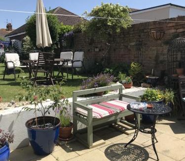 Weymouth Bed & Breakfast | Lilac Villa Guest House