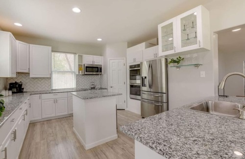 Lilburn House | Lilburn Gateway | Game Loft, Fire Pit, Near Stone Mountain