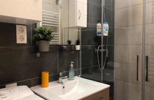 Szentimrevaros Apartment | Lili Lakeside New Renovated