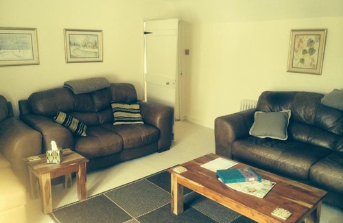 Grimsby Bed & Breakfast | Lilly's Pad