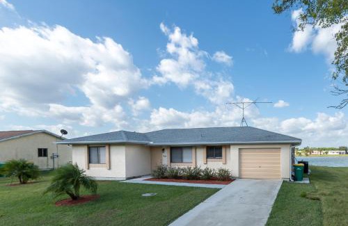 Port Charlotte House | Lilsis by the Lake