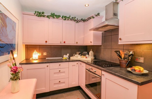 Okehampton Cottage | LILY PAD, romantic, character holiday cottage in Okehampton