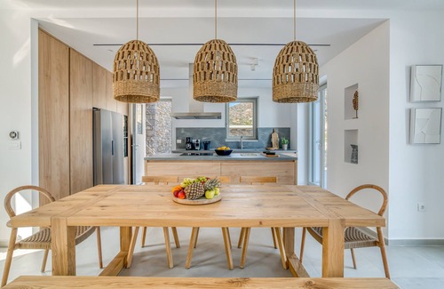 Paros Villa | Lily Rock Villa
