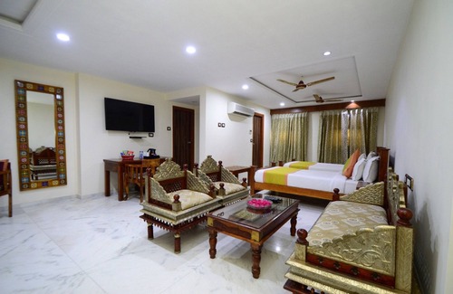 Amer Fort Road Hotel | Lilypool - The Heritage Jalmahal