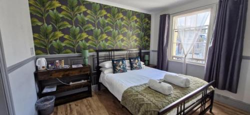 West Cliff Hotel | LilyRose Hotel Room Only Accommodation