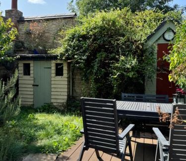 Bicester House | Lilywood Cottage - 2BR Central Bicester