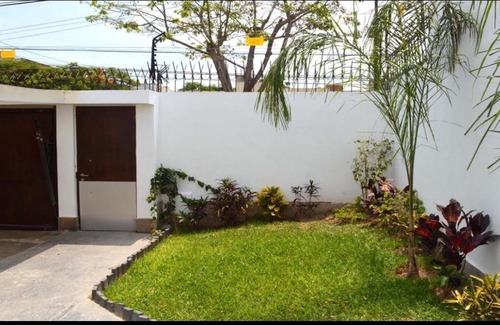 Santiago de Surco House | Lima Doors surco