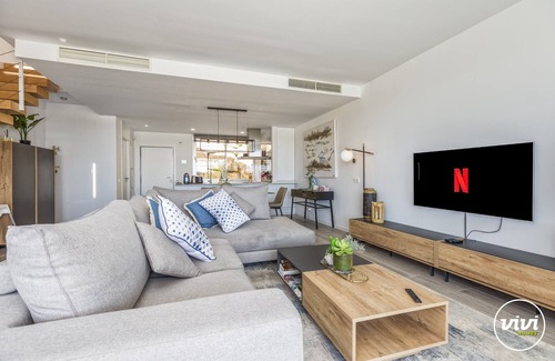 New Golden Mile Ski Chalet | Lima | Townhouse with pool in Estepona