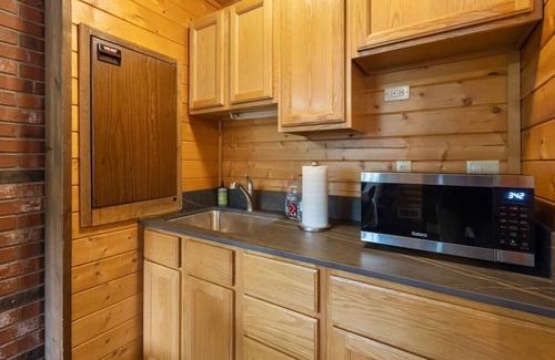 Kalispell Cabin | Limberlost West - Your Montana cabin on a lake!