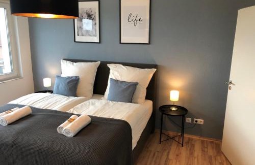 Region Hannover District Apartment | LIME HOMES: Balkon, Küche, Netflix