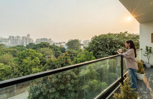 Noida Apartment | Lime Tree Hotel & One Bed Room Serviced Apartment - Noida Next to Sector 50 Metro with Party Venue