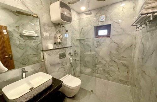Noida Hotel | Lime Tree Hotel & One BHK Serviced Apartment - Noida Sector 50 Metro
