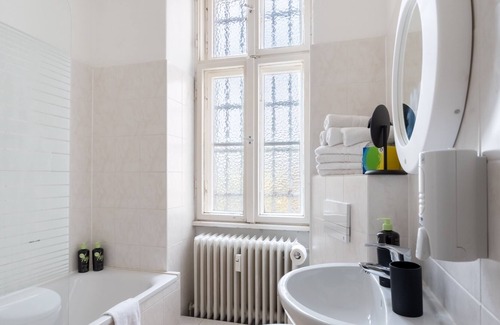 Schoeneberg Apartment | Limehome Berlin Leberstraße 6