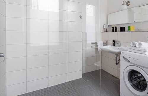 Tempelhof Apartment | limehome Berlin Neue Straße