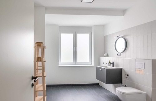 Lebenstedt Apartment | limehome Salzgitter | Suite with sofa bed