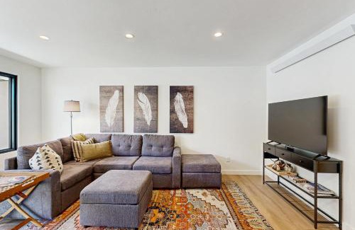 Warm Springs Apartment | Limelight Base Camp Condo. Ski, bike, & adventure!