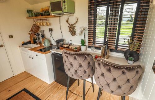 Retford House | Limetree Luxury Glamping Portland