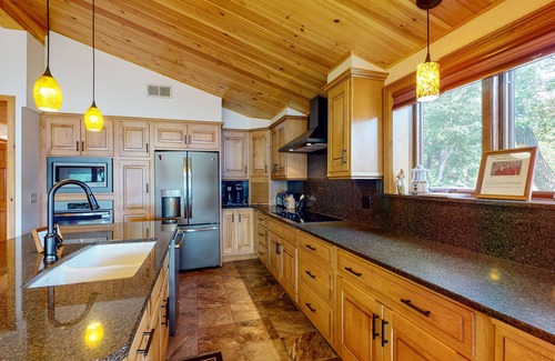 Alton Bay House | Limited time fall specials at Hummingbird on Lake Winnipesaukee