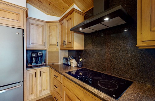 Alton Bay House | Limited time fall specials at Hummingbird on Lake Winnipesaukee