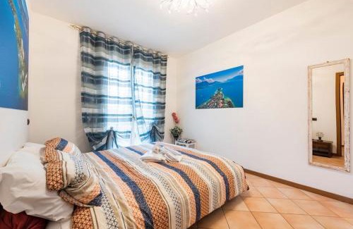 Lonato del Garda Apartment | Limone Apartment - Featuring a Private Garden and Access to a Pool