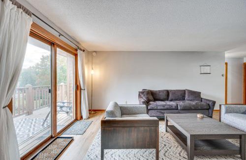 Lincoln Apartment | Lincoln Apartment with Balcony 2 Mi to Loon Mtn!