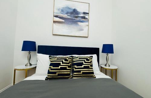 Lincoln Square Apartment | Lincoln Center New York