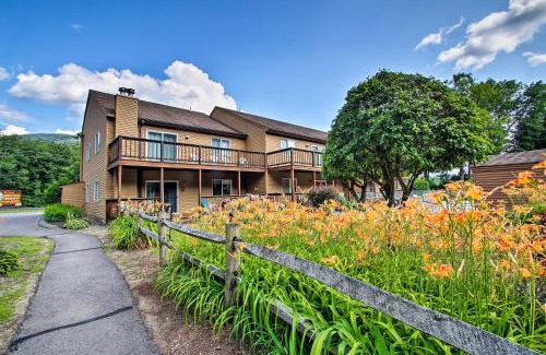 Lincoln Apartment | Lincoln Condo with Balcony - 6 Mi to Loon Mtn!