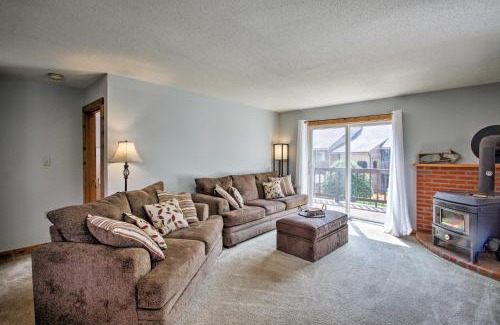 Lincoln Apartment | Lincoln Condo with Balcony - 6 Mi to Loon Mtn!