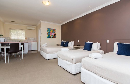 Wagga Wagga Hotel | Lincoln Cottage Motor Inn