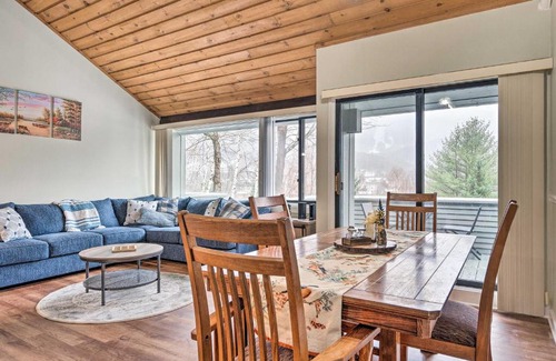 Lincoln Apartment | Lincoln Escape with Deck 1 Mi to Loon Mountain!