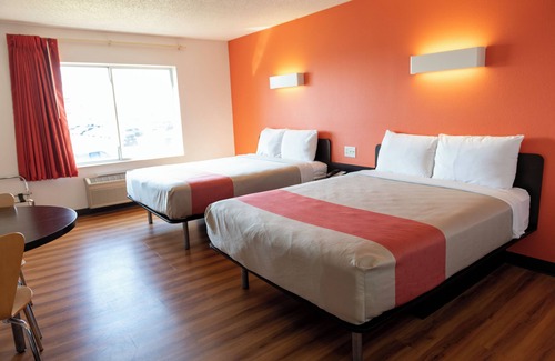 Lincoln Hotel | Lincoln Garden Inn