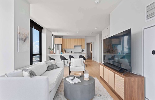 River North Apartment | Lincoln Park Haven: Balcony, Walk to Whole Foods