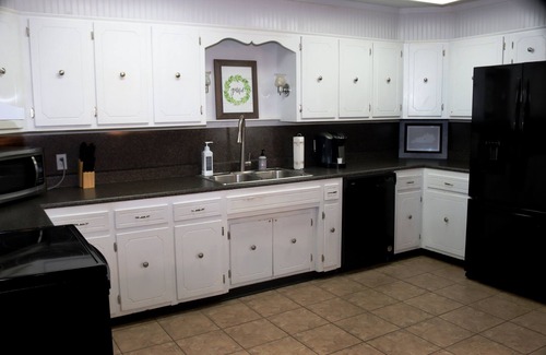Hodgenville House | Lincoln's Red Brick Cottage! Sleeps 7!