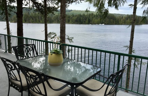 Shawnigan Lake House | Lincoln’s Lakehouse