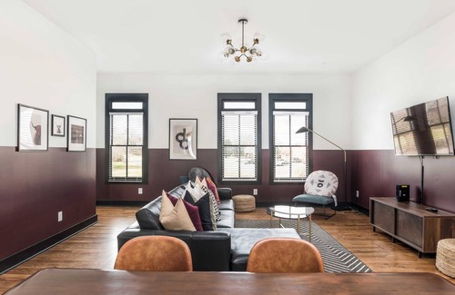 Buena Vista Cottage | Linda by Avantstay Lovely 4BR Condo in Heart of Nashville