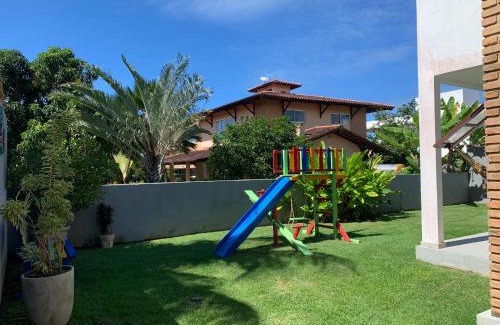 Maceio House | Linda casa de praia com piscina e 5 suítes - Ideal para famílias - Hibiscus - Condomínio beira mar