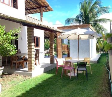 Maceio House | Linda casa de praia com piscina e 5 suítes - Ideal para famílias - Hibiscus - Condomínio beira mar