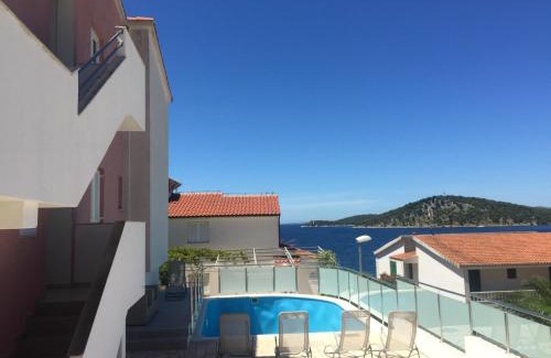 Razanj Apartment | Linda seaview&pool apartment