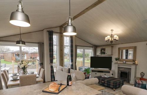 Yealand Conyers Cottage | LINDALE LODGE, pet friendly, character holiday cottage in Carnforth