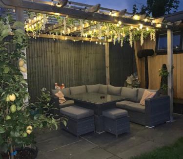 Hove House | Lindas LODGE Free PARKING air con plus provisions included
