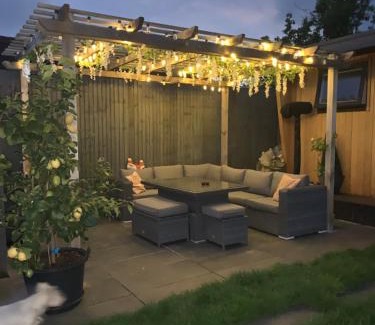 Hove House | Lindas LODGE Free PARKING air con plus provisions included