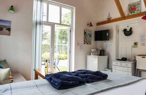 West Wittering Bed & Breakfast | Linden House